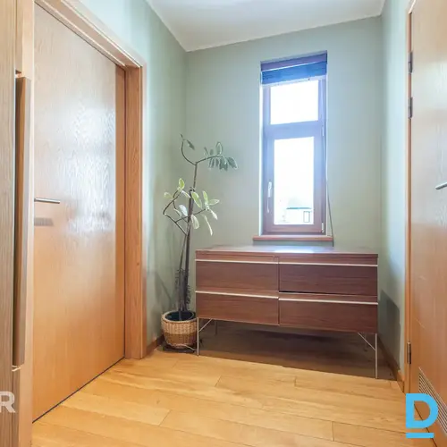 Īpašas atmosfēras piepildīts 3 istabu dzīvoklis renovētā koka mājā Jūrmalas sird Īpašas atmosfēras piepildīts 3 istabu dzīvoklis renovētā koka mājā Jūrmalas sird