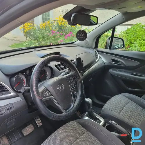 Pārdodu Opel Mokka 1.4 Turbo benzīns, 103 kW / 140 ZS. 2015. gada auto ar salīdzinoši nelielu nobraukumu – 123 922 km. Komplektā 4 ziemas riteņi un 2 atslēgas. 