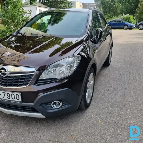 Pārdodu Opel Mokka 1.4 Turbo benzīns, 103 kW / 140 ZS. 2015. gada auto ar salīdzinoši nelielu nobraukumu – 123 922 km. Komplektā 4 ziemas riteņi un 2 atslēgas. 