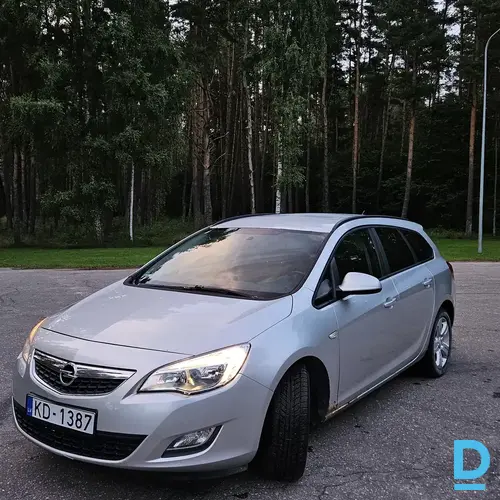Pārdod Opel Astra Sports Tourer