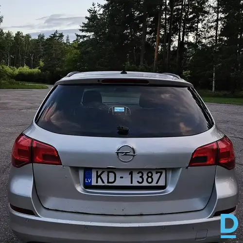 Pārdod Opel Astra Sports Tourer