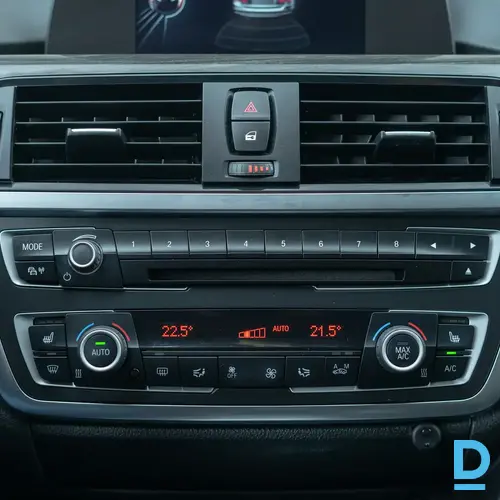 No Beļģijas BMW 318D 2015. gada 2.0 dīzelis No Beļģijas BMW 318D 2015. gada 2.0 dīzelis