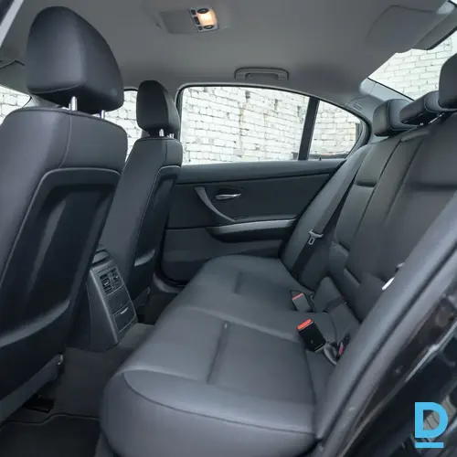 No Nīderlandes BMW 318i 2007. gada 2.0 benzīns