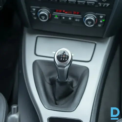 No Nīderlandes BMW 318i 2007. gada 2.0 benzīns