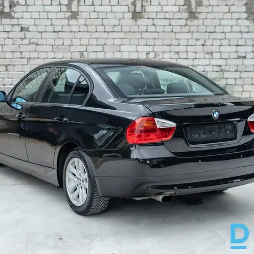 No Nīderlandes BMW 318i 2007. gada 2.0 benzīns