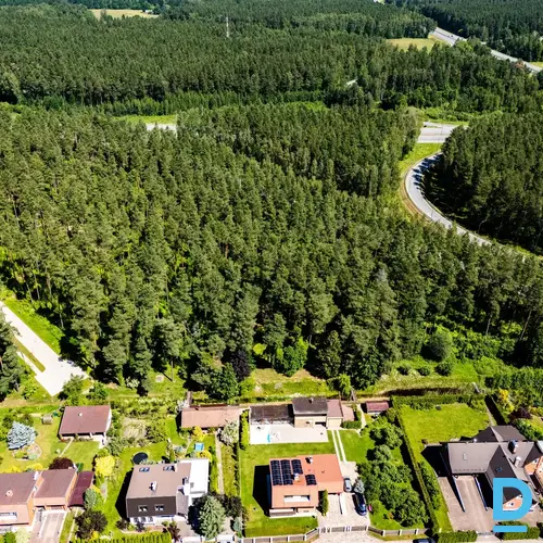 Izveido savu sapņu mājvietu dabas ieskautā mierā – pieejams plašs zemes gabals a