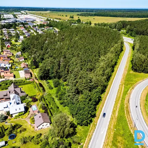 Izveido savu sapņu mājvietu dabas ieskautā mierā – pieejams plašs zemes gabals a