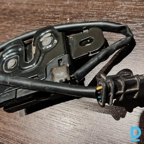 Pārdod Volvo motora pārsega slēdzene Pārdod Volvo motora pārsega slēdzene