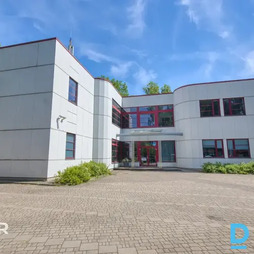 765 m² komercēka uzņēmuma birojam, medicīnas centram vai izglītības iestādei str