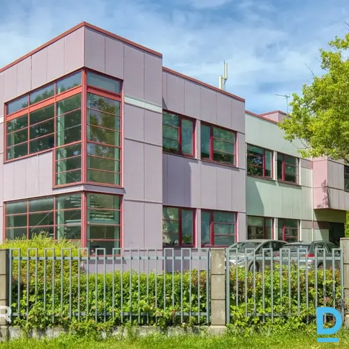765 m² komercēka uzņēmuma birojam, medicīnas centram vai izglītības iestādei str