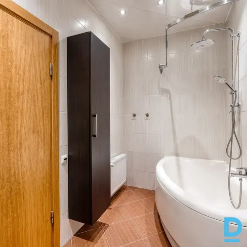 Pārdod dzīvokli Cālīšpurva iela 27 k-1, Baloži, Ķekavas novads, 238m², 4 ist.