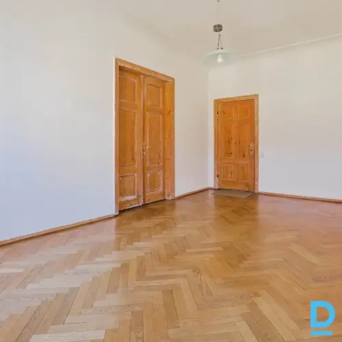 Pārdod dzīvokli Rīga Centrs Pulkv. Brieža 8