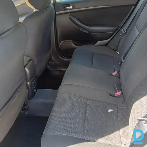 Pārdod Toyota Avensis, 2006