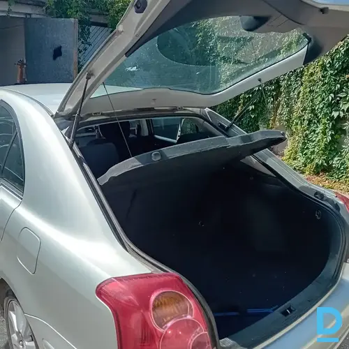 Pārdod Toyota Avensis, 2006