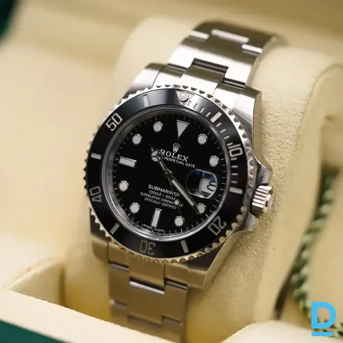 Pārdod Rolex Submariner Date