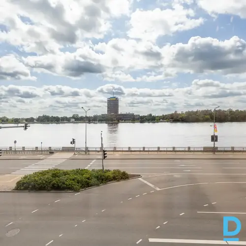 Pārdod dzīvokli Rīga Centrs Mīlenbaha 1