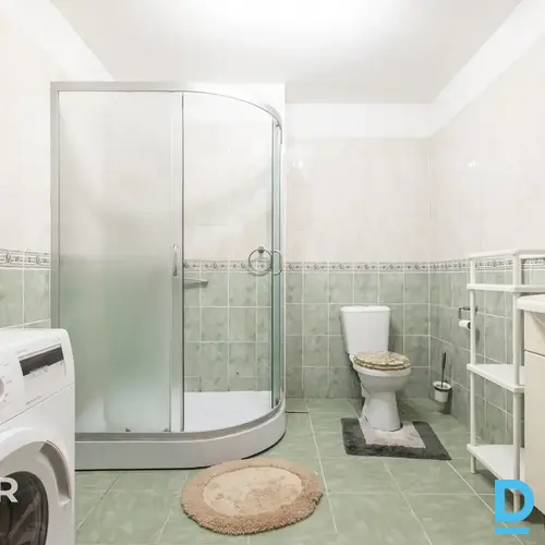 Pārdošanā 215 m² divstāvu privātmāja ar iekoptu 1182 m² teritoriju Lielvārdē.Māj