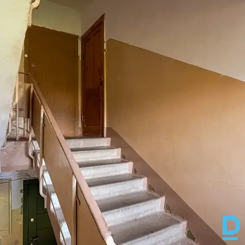 Pārdod dzīvokli Mēness iela 13