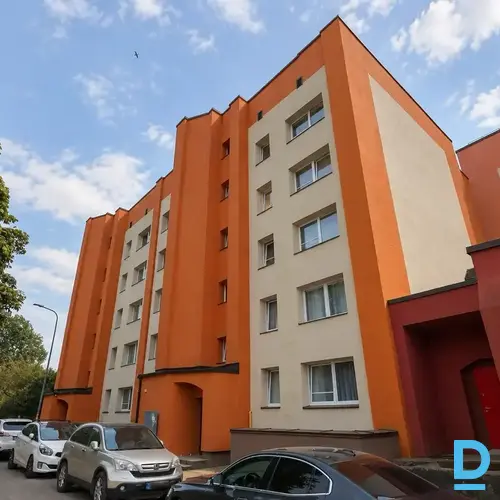 Pārdod dzīvokli Krūmu iela 20