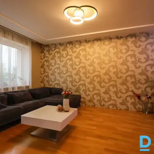 Pārdod dzīvokli Krūmu iela 20
