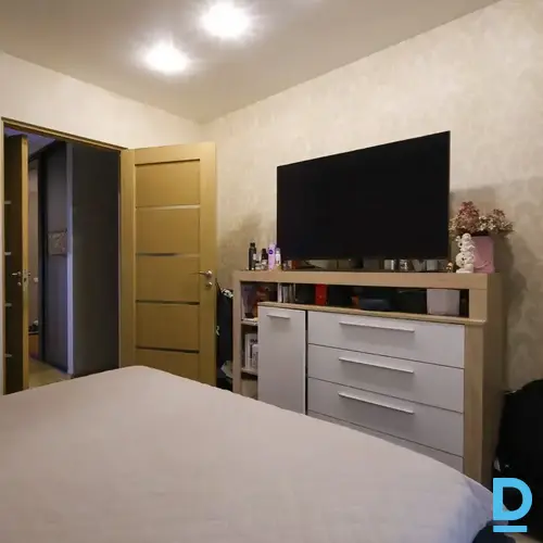 Pārdod dzīvokli Krūmu iela 20