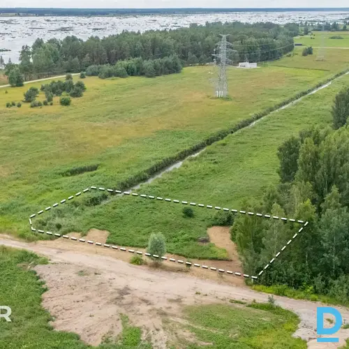 Pārdošanā 2931 m² zemes gabals privātai apbūvei 200m no Babītes ezera.Zeme atrod