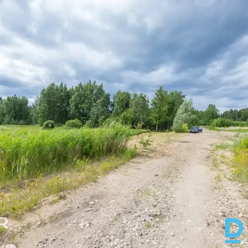 Pārdošanā 2931 m² zemes gabals privātai apbūvei 200m no Babītes ezera.Zeme atrod