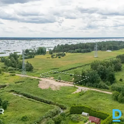 Pārdošanā 2931 m² zemes gabals privātai apbūvei 200m no Babītes ezera.Zeme atrod