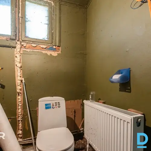 Pārdošanā 268,4 m² koka namīpašums ar 7 dzīvokļiem zaļā vietā Ķemeros.Īpašums sa Pārdošanā 268,4 m² koka namīpašums ar 7 dzīvokļiem zaļā vietā Ķemeros.Īpašums sa