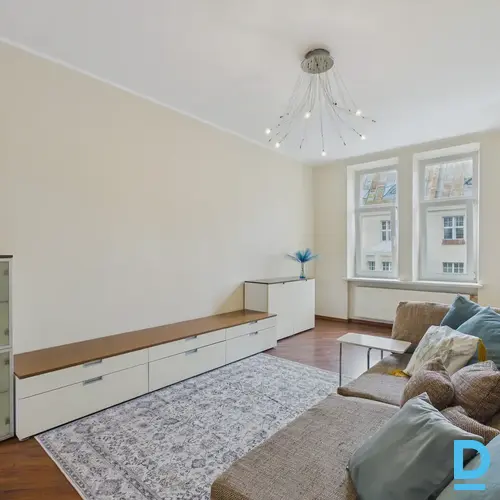 Pārdod dzīvokli Kr.Valdemāra 75, 103m², 3 ist. Pārdod dzīvokli Kr.Valdemāra 75, 103m², 3 ist.