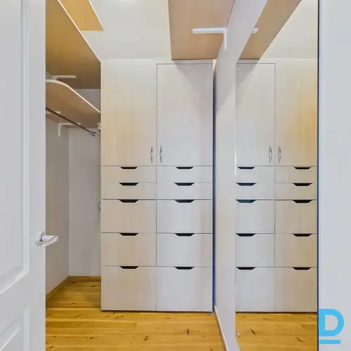 Pārdod dzīvokli Kr.Valdemāra 75, 103m², 3 ist. Pārdod dzīvokli Kr.Valdemāra 75, 103m², 3 ist.