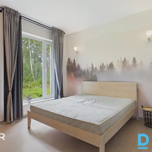 Pārdošanā eleganta un mūsdienīga vienstāvu privātmāja ar plašu, iekoptu teritori Pārdošanā eleganta un mūsdienīga vienstāvu privātmāja ar plašu, iekoptu teritori