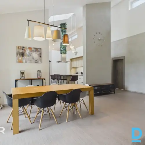 Pārdošanā eleganta un mūsdienīga vienstāvu privātmāja ar plašu, iekoptu teritori Pārdošanā eleganta un mūsdienīga vienstāvu privātmāja ar plašu, iekoptu teritori