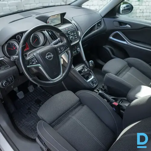 Opel Zafira Tourer, 2012. gada 2.0 dīzelis