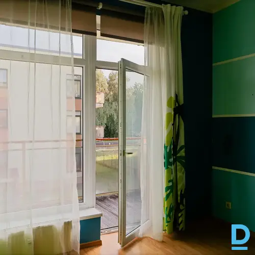Pārdod dzīvokli Jaunzemu iela 4