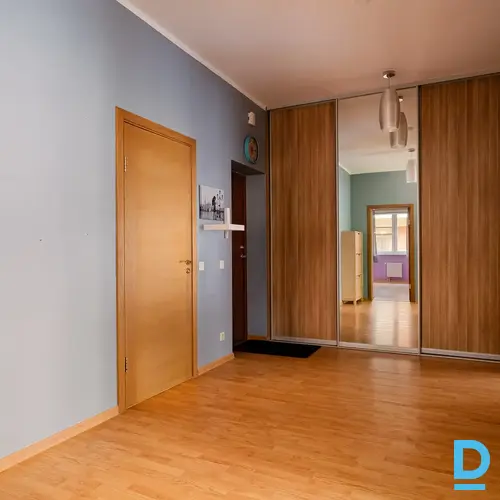 Pārdod dzīvokli Jaunzemu iela 4