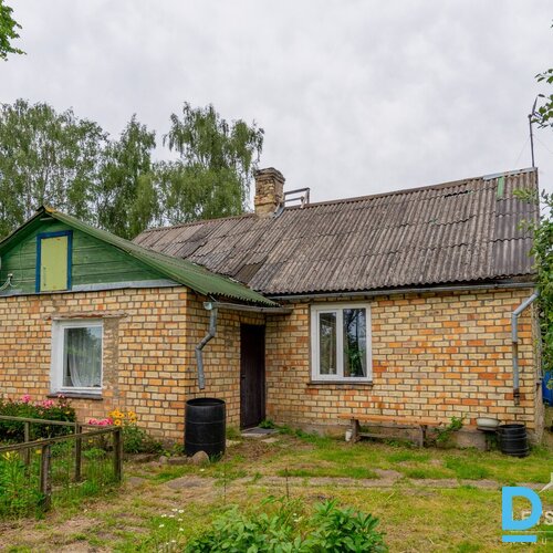 262.42 m² būves, 785.7 m² angārs, 6,29 ha zeme, Ceļinieki, Valgundes pagasts, Jelgavas novads, Latvija.
