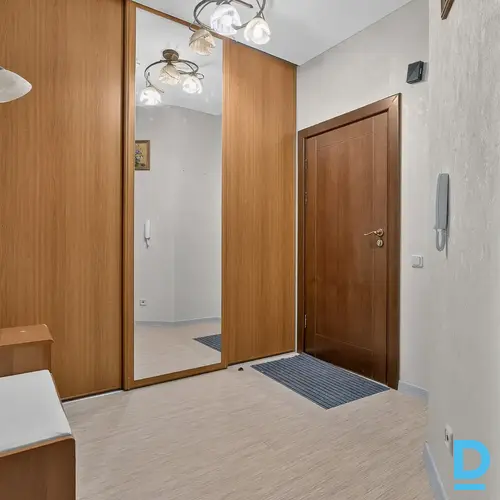 Pārdod dzīvokli Pļavnieku iela 9