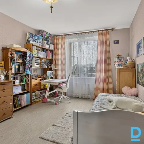 Pārdod dzīvokli Pļavnieku iela 9