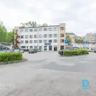 12 free parking spaces