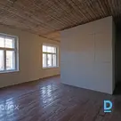 Divu istabu dzīvoklis renovētā ēkā Čaka 38A