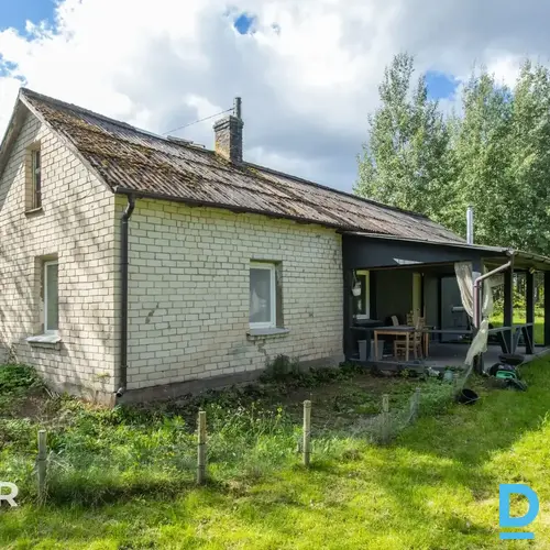 Pārdošanā vienstāvu privātmāja ar 5 000 m² zemes gabalu.Māja celta 1946. gadā. S Pārdošanā vienstāvu privātmāja ar 5 000 m² zemes gabalu.Māja celta 1946. gadā. S