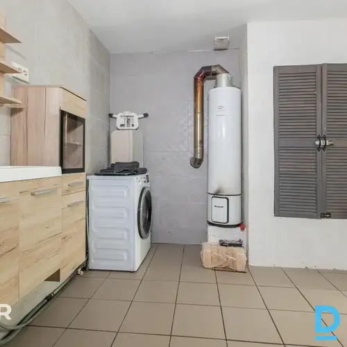 Pārdošanā vienstāvu privātmāja ar 5 000 m² zemes gabalu.Māja celta 1946. gadā. S Pārdošanā vienstāvu privātmāja ar 5 000 m² zemes gabalu.Māja celta 1946. gadā. S
