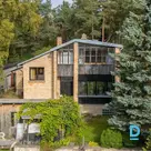 Pārdošanā divstāvu privātmāja ar plašu, 1350 m² zemesgabalu, kur baudīt atpūtu u