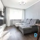 Pārdošanā saulains 3 istabu dzīvoklis kvalitatīvi renovētā ēkā Ķekavas centrā.Dz