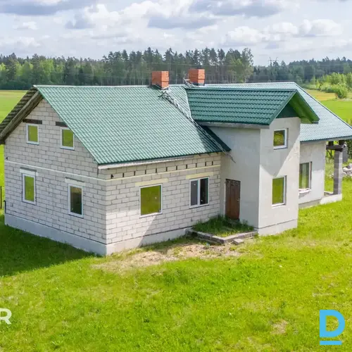 Pārdošanā pamatīga, kvalitatīvi celta jaunbūve ar melno apdari pie Inčukalna rob