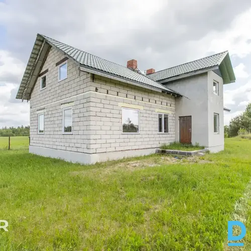 Pārdošanā pamatīga, kvalitatīvi celta jaunbūve ar melno apdari pie Inčukalna rob