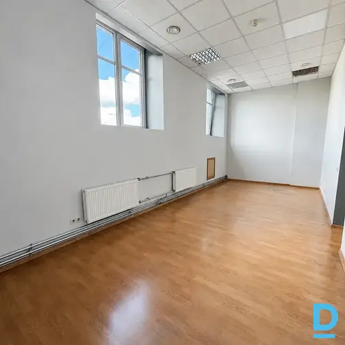 Iznomā biroju 200m²