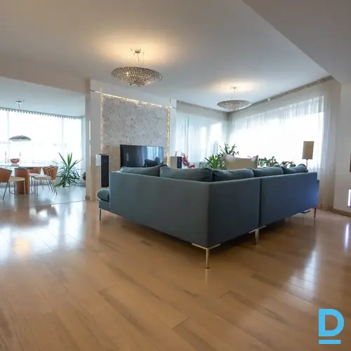 Pārdod dzīvokli Rīga Centrs J.Daliņa 8