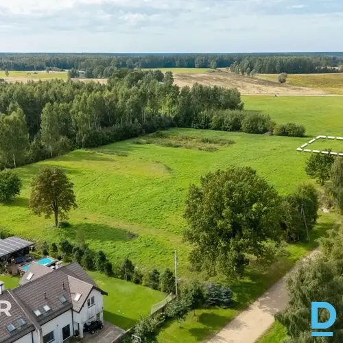 Pārdošanā taisnas formas 1202 m² zemes gabals privātai apbūvei Mārupē.Zeme atrod